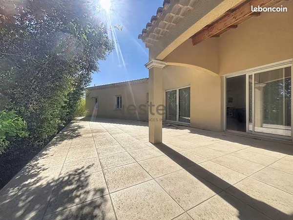 Propriété 5 pièces 136 m²