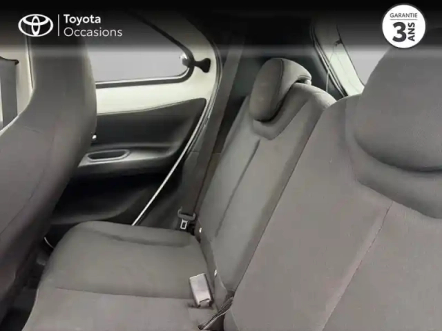 Toyota Aygo x 1.0 vvt-i 72ch dynamic — photo 12
