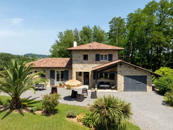 URRUGNE, MAISON AU CALME PARFAIT