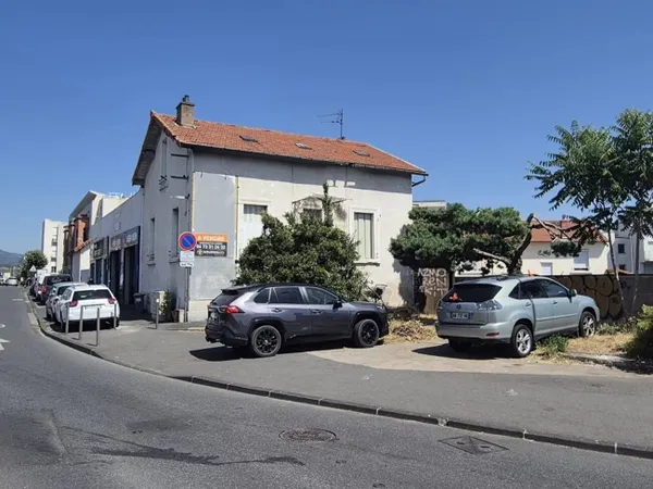Commerce 125 m²