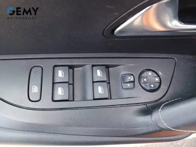 Peugeot 2008 puretech 155 s&amp;s eat8 — photo 13