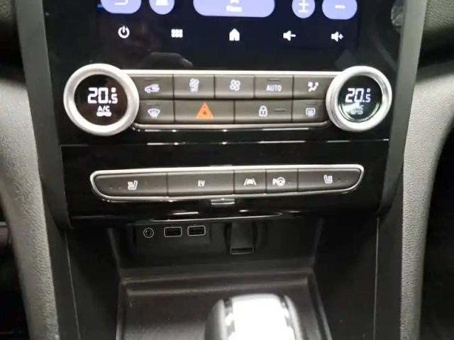 Renault Megane iv estate e-tech plug-in hybrid 160 — photo 40