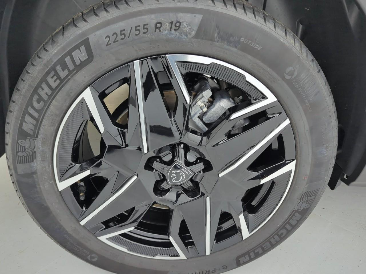 Peugeot 5008 hybrid 145 ch e-dcs6 allure — photo 19