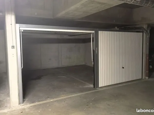 Lot 2 Parking / box double fermé et sécurisé au 1er sous-sol, Paris 17e