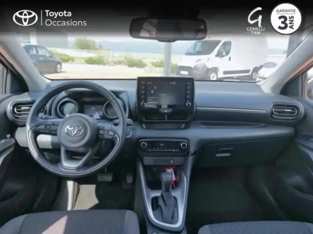 Toyota Yaris 116h design 5p my22 — photo 8