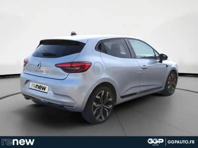 Renault Clio 1.3 tce 140ch lutecia -21n — photo 5