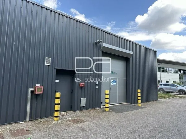Entrepôt 172 m²