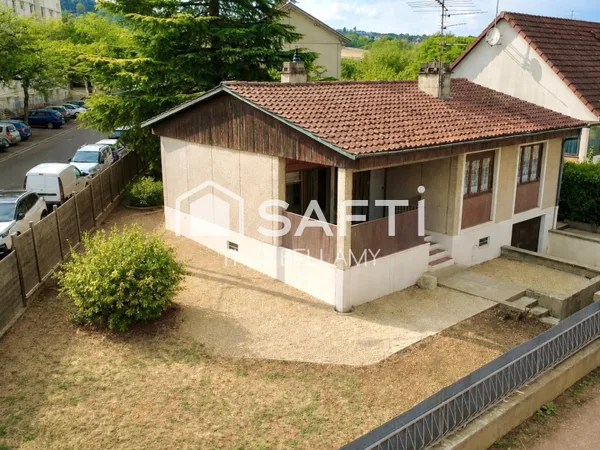 Pavillon à rénover au beau potentiel
