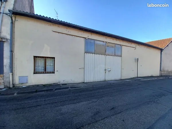 Entrepôt de 320m2 AGEN centre