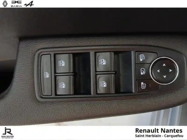 Renault Clio 1.0 tce 90ch evolution — photo 9