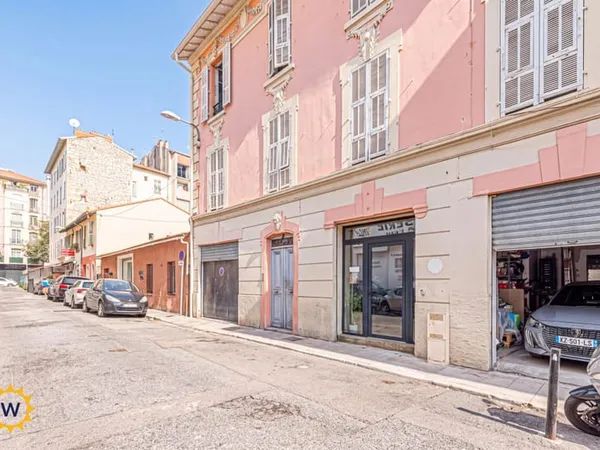 Parc Impérial - local pro avec garage privatif