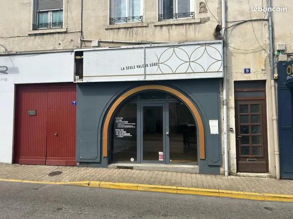 Local commercial 34 m² Bourgoin-Jallieu