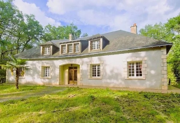 Grande Propriété Dans Son Parc Arboré à 45 Minutes De Tours