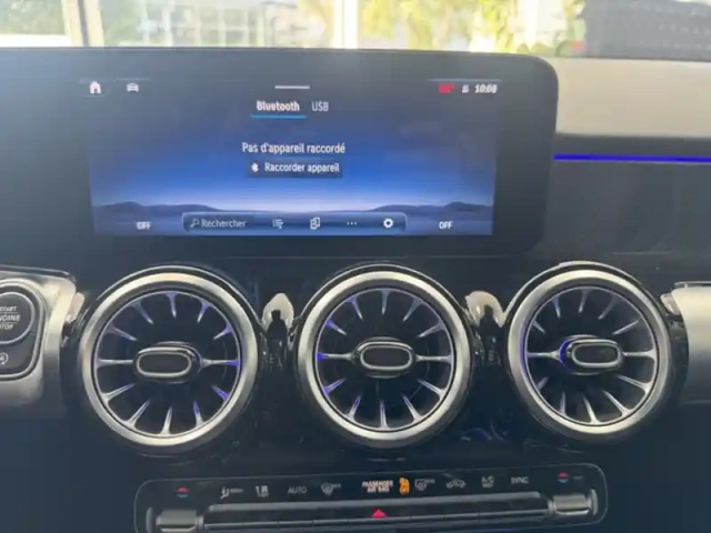 Mercedes Glb 200 d amg line — photo 20