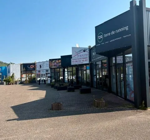 Local commercial à louer avec option d'achat