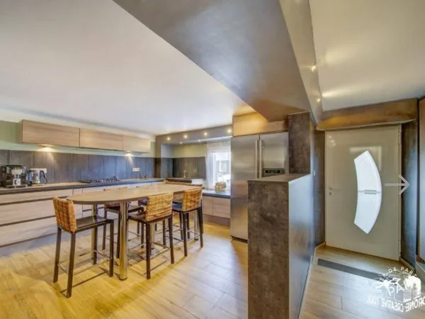 Maison 6 pièces 190 m²
