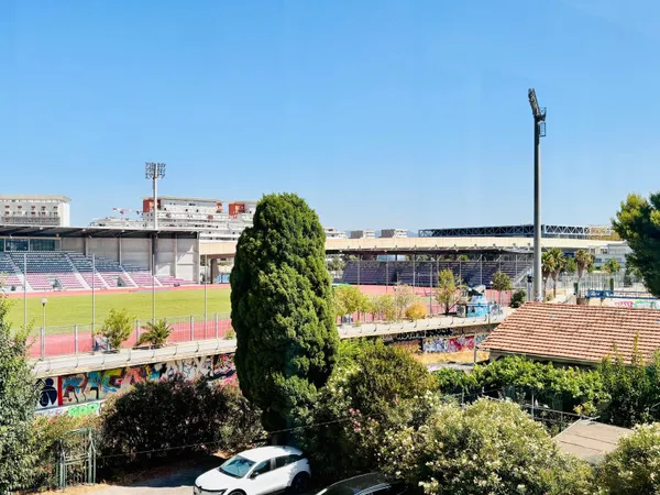 13009 MARSEILLE -TYPE 3 SQUARE MICHELET 67m2 Traversant / Pl