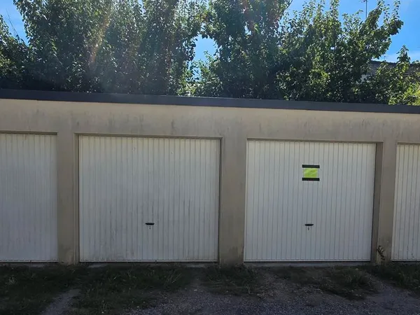 à vendre garage (quartier thabor)