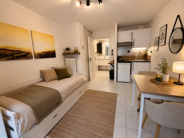ANGERS PLACE NEY STUDIO LIBRE POUR INVESTIR OU Y VIVRE
