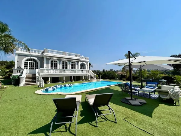 Villa 5 pièces 183 m²