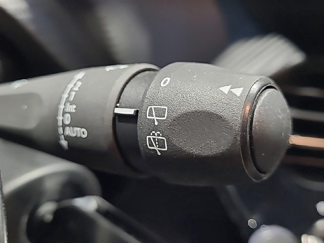 Peugeot 208 hybrid 100 e-dcs6 allure — photo 24