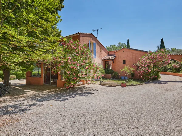 Maison 6 pièces 195 m²