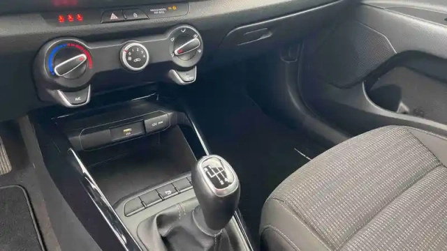 Kia Stonic 1.0 t-gdi 100 ch bvm6 — photo 79