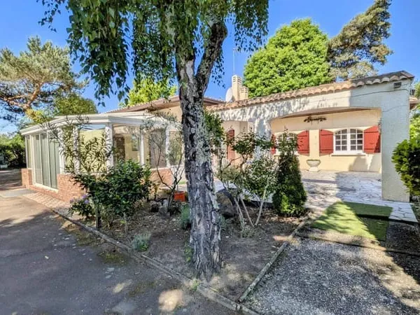 Maison de plain-pied 5 pièces 164 m²