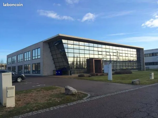 Bureau 395 m²