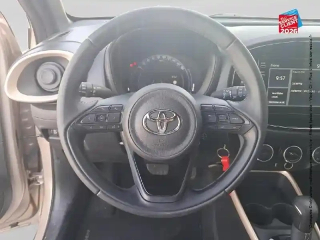 Toyota Aygo x 1.0 vvt-i 72ch design s-cvt my23 — photo 12