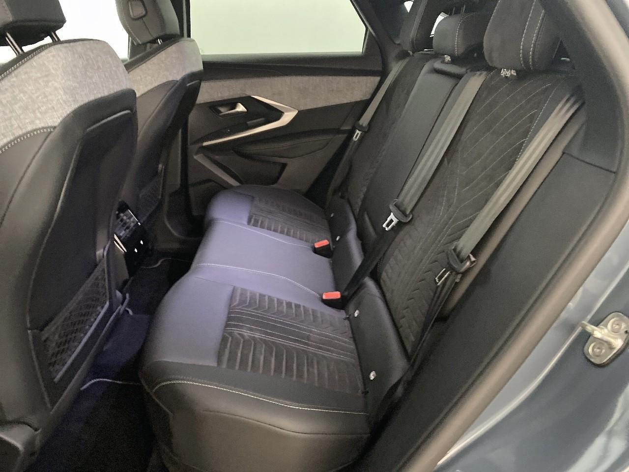 Peugeot 3008 hybrid 145 e-dcs6 gt — photo 10
