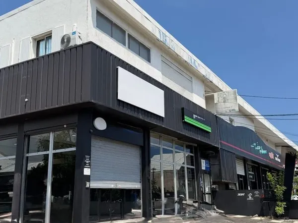 Local commercial 2342 m²