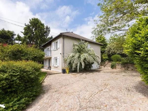 Maison 6 pièces 126 m²