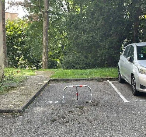 Stationnement Location Fontaines-sur-Saône   60€