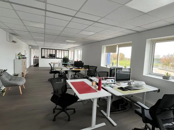 Bureaux lumineux 98m2 ESSARTS