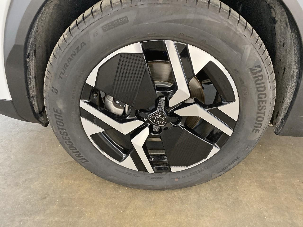 Peugeot 2008 hybrid 145 ch e-dcs6 allure — photo 11