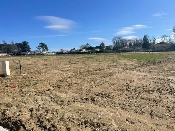 Terrain 407 m²