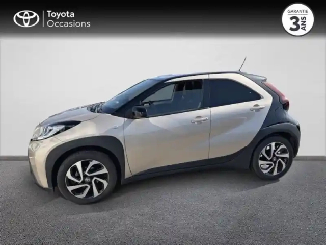 Toyota Aygo x 1.0 vvt-i 72ch design s-cvt my23 — photo 12