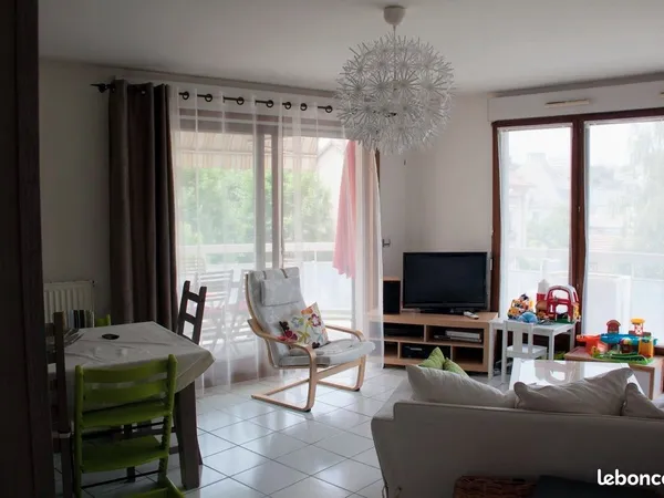 Appartement de type 4 avec terrasse et garage