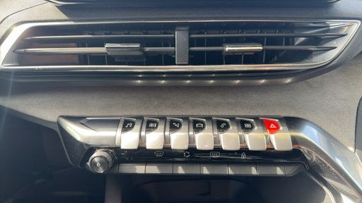Peugeot 3008 1.5 BlueHDi 130 EAT8 - GT-Line – 2021 – 60050 km – Diesel – Boîte Automatique — photo 27
