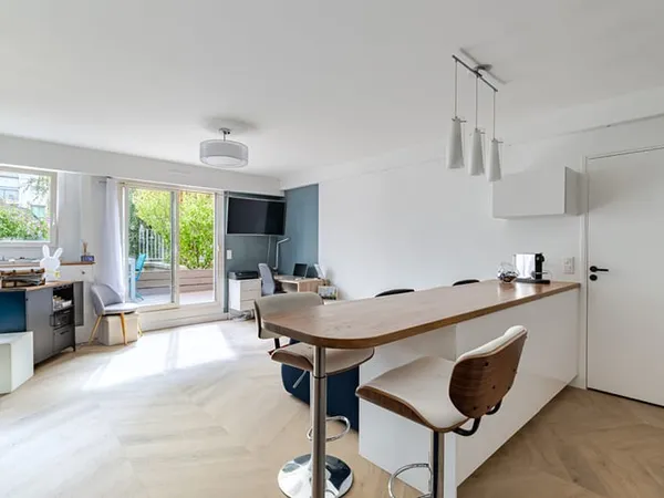 FELIX FAURE / EGLISE - 2 PIECES 52 m2 + TERRASSE 25 m2