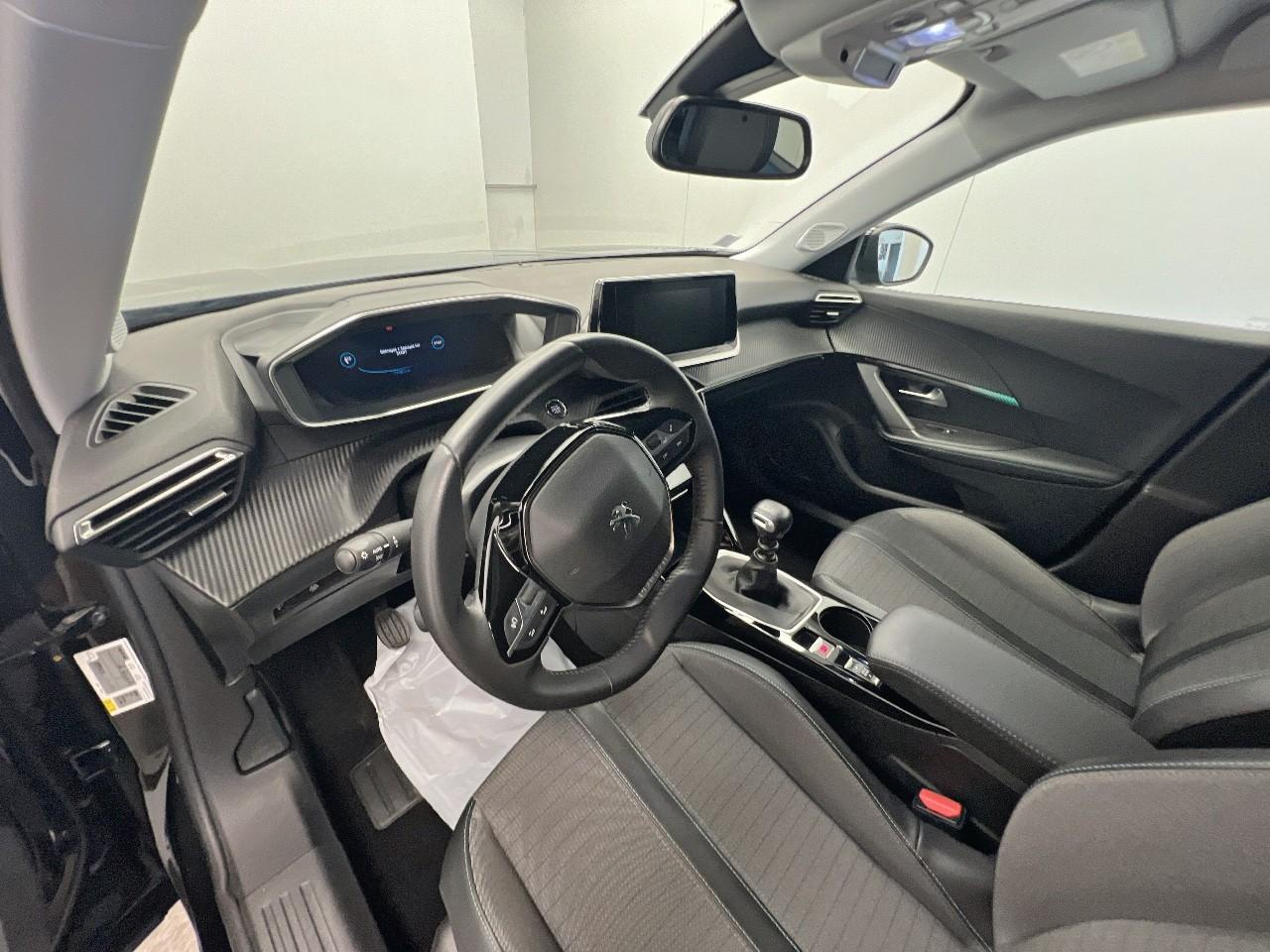 Peugeot 2008 puretech 100 s&s bvm6 allure pack — photo 12