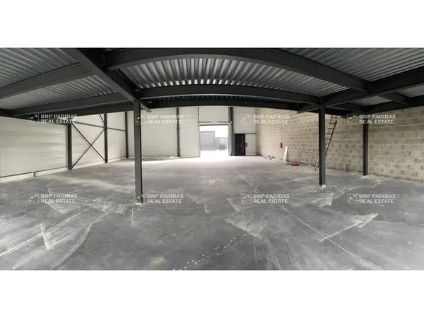 Local d'activité 1404 m²