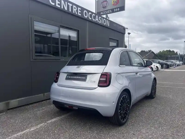 Fiat 500 c e 118 ch — photo 9