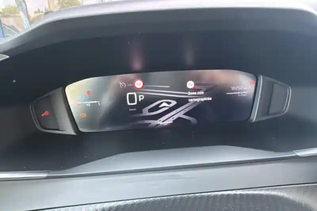Peugeot 208 hybrid 100 e-dcs6 — photo 15