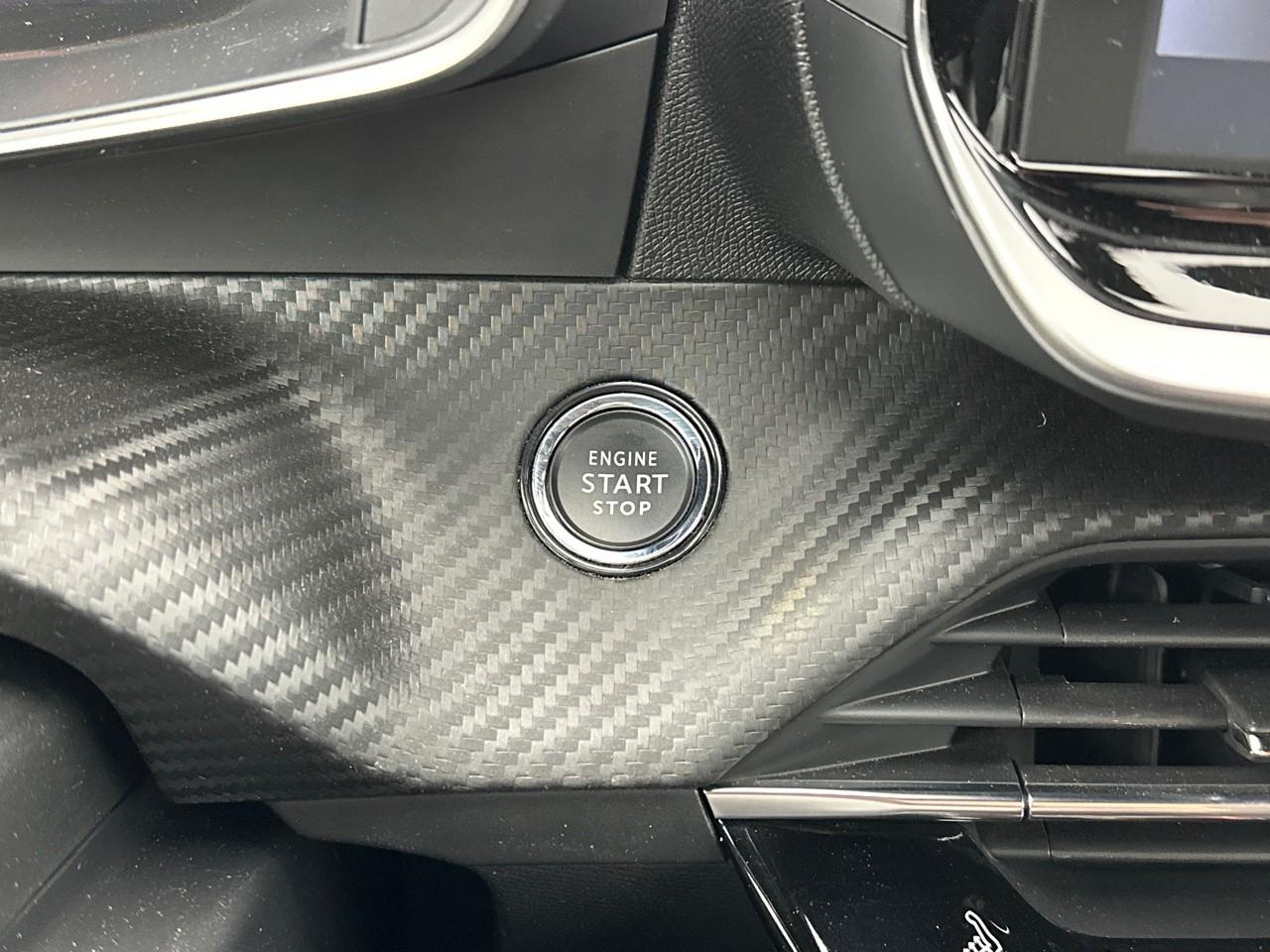 Peugeot 2008 puretech 130 s&s eat8 gt pack — photo 22