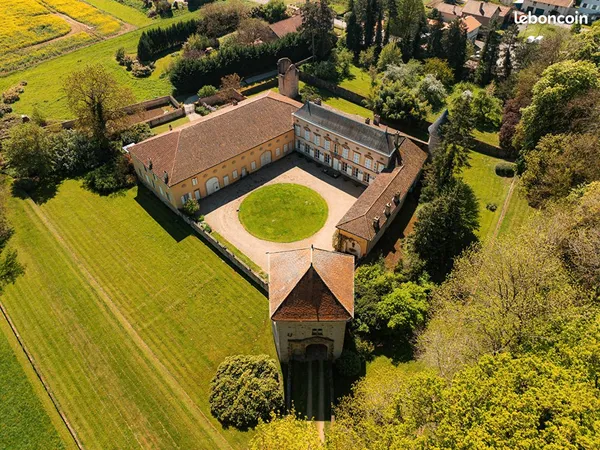Maison 20 pièces 820 m²