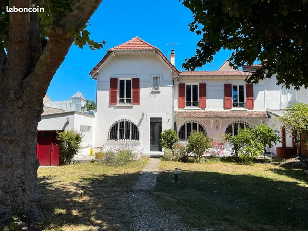 Maison 1920 de caractère à proximité de Joinville le pont