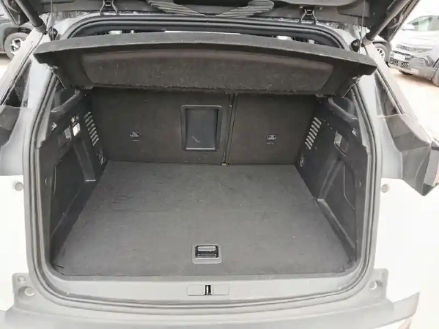 Peugeot 3008 hybrid4 300 e-eat8 gt — photo 9