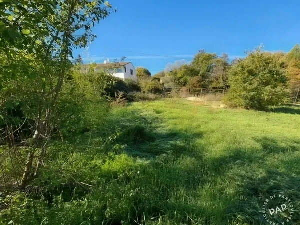 Terrain 555 m²